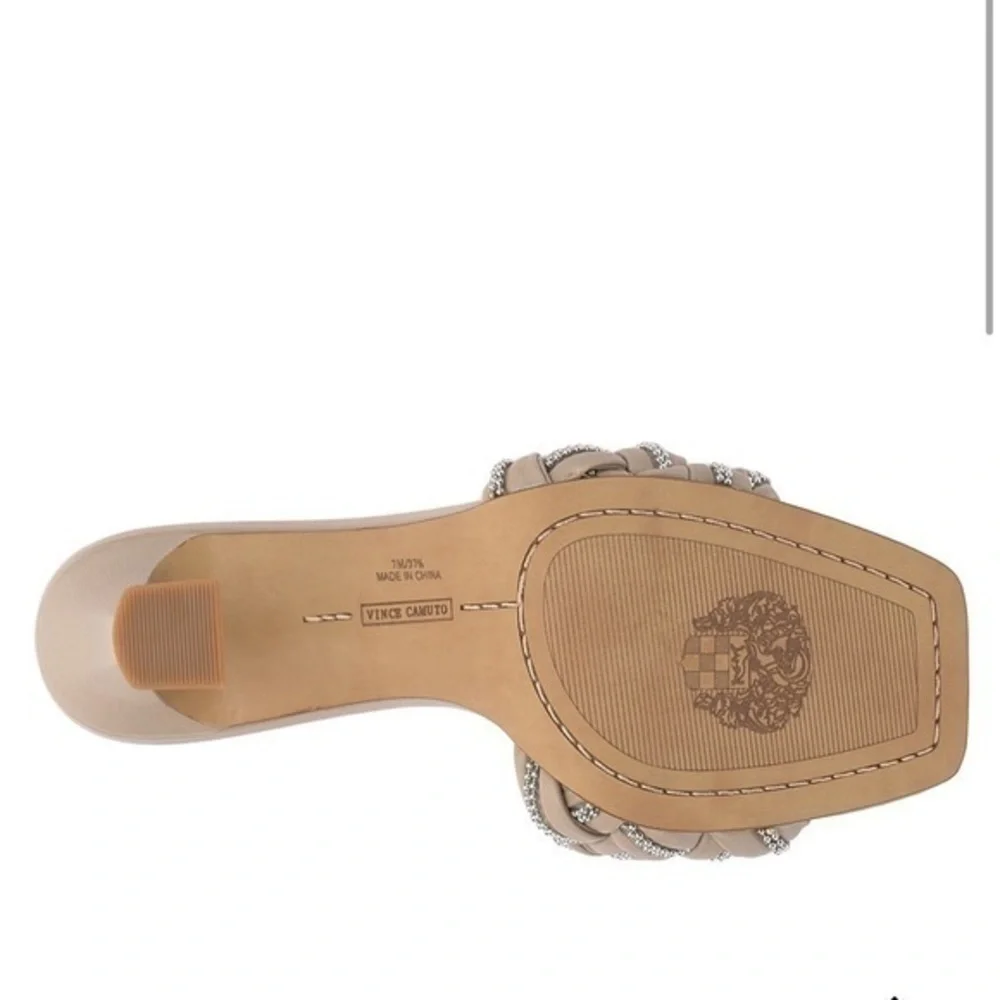 NEW IN BOX VINCE CAMUTO RAYLEY SANDAL Size 8M